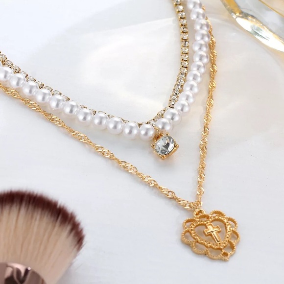 ‼️3/$30 Pearl Boho Multilayer Heart Gold Necklace - Picture 6 of 7